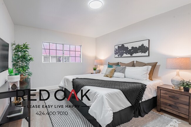 6337 10th Ave in Los Angeles, CA - Foto de edificio - Building Photo