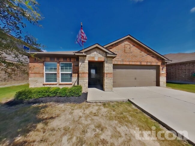 210 Posey Pass in New Braunfels, TX - Foto de edificio - Building Photo