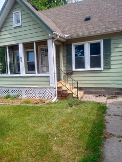 62 Manatee Ave in Hazel Park, MI - Foto de edificio