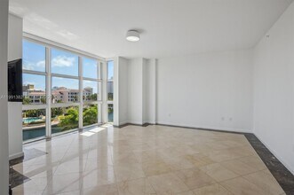 733 Crandon Blvd in Key Biscayne, FL - Building Photo - Building Photo