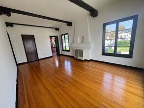 1323-1325 N Mansfield Ave in Los Angeles, CA - Building Photo - Building Photo