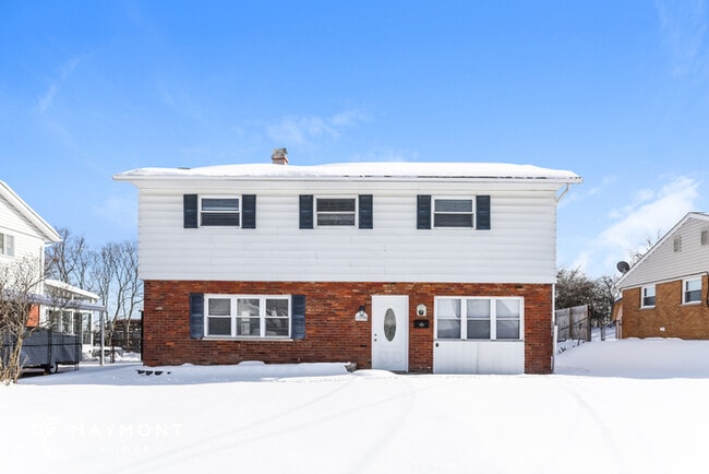 property at 11996 Wincanton Dr