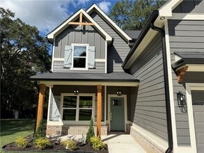 320 Pine Valley Dr in Royston, GA - Building Photo - Building Photo