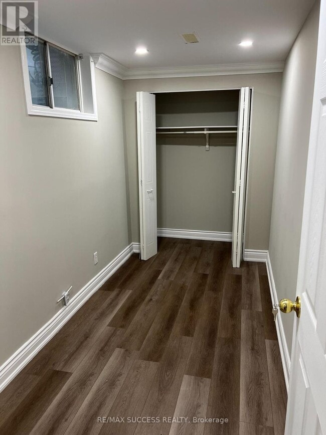 351 Veronica Dr in Kitchener, ON - Building Photo - Building Photo