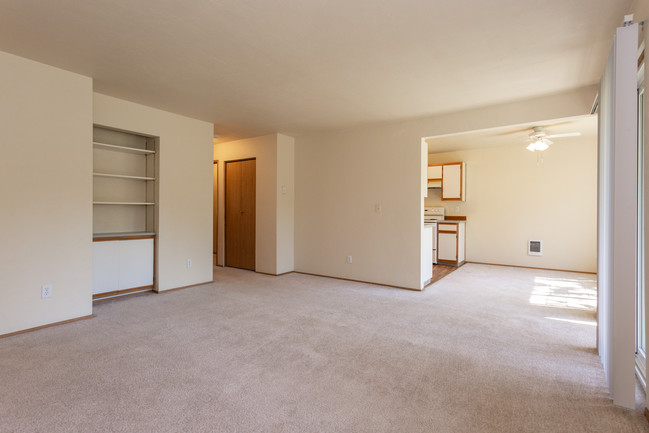 Oak Tree Apartments in Tigard, OR - Foto de edificio - Interior Photo