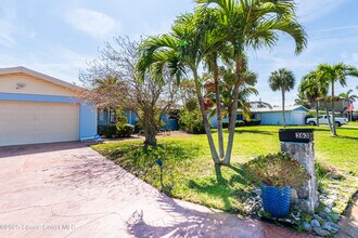 363 Harbor Dr in Cape Canaveral, FL - Building Photo - Building Photo