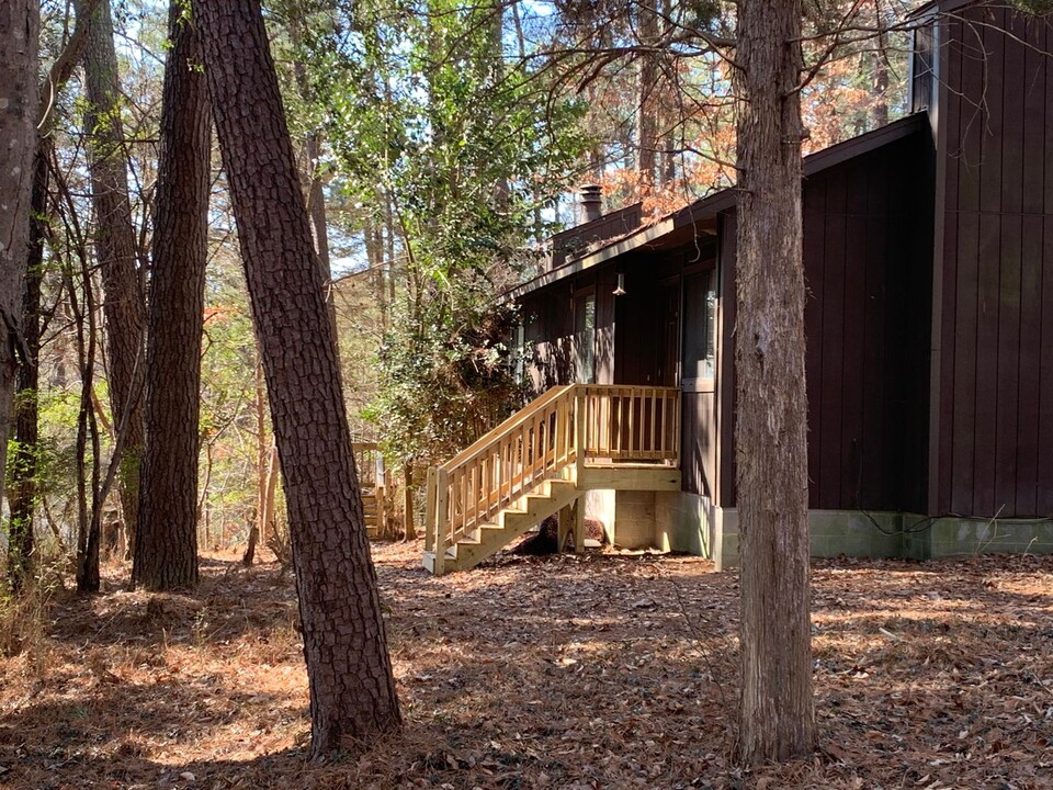 11587 US Hwy 15 501 N in Chapel Hill, NC - Foto de edificio