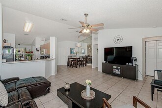 1641 Zenith Way in Weston, FL - Building Photo - Building Photo