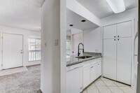 1516 Bay Area Blvd photo'