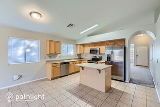 16224 W Mauna Loa Ln in Surprise, AZ - Foto de edificio - Building Photo