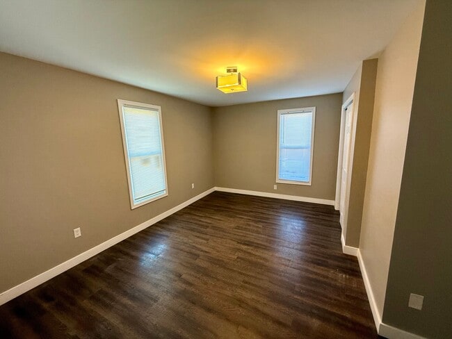 1406 Mount Hermon Rd in Salisbury, MD - Foto de edificio - Building Photo