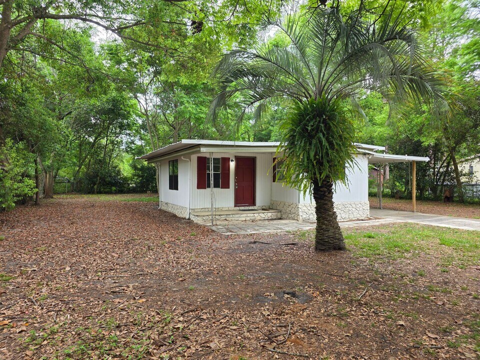 7463 Hilltop St in Keystone Heights, FL - Building Photo