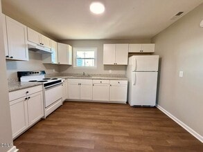 910 E Divine St in Dunn, NC - Building Photo - Building Photo