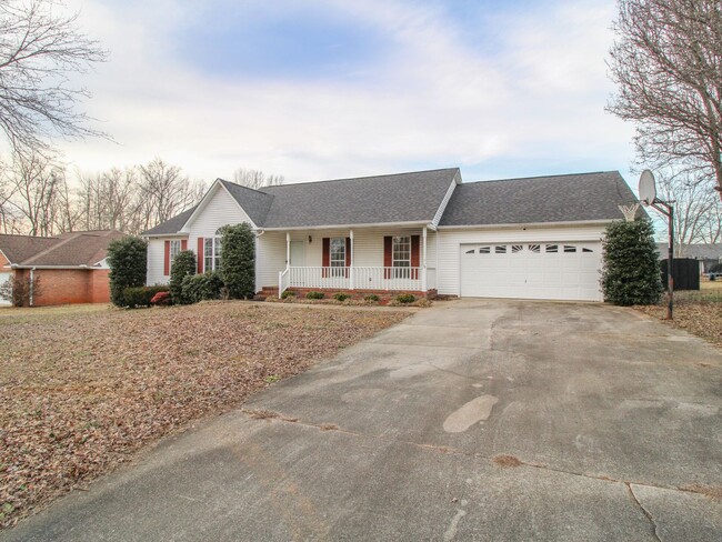 222 Crutcher Cir in Athens, AL - Building Photo - Building Photo