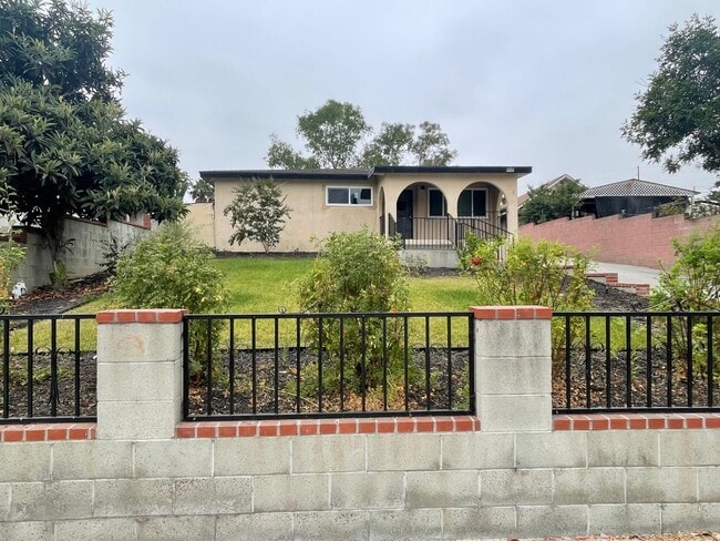 property at 20437 Kenwood Ave