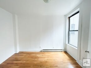 STARR STREET / Spacious Bushwick 2-Bed 1-Bath / Amazing Location in Brooklyn, NY - Building Photo - Building Photo