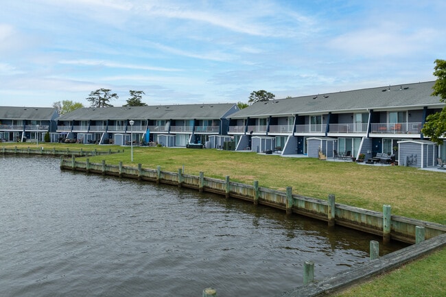 Universe at Mariners Cove in Toms River, NJ - Foto de edificio - Building Photo