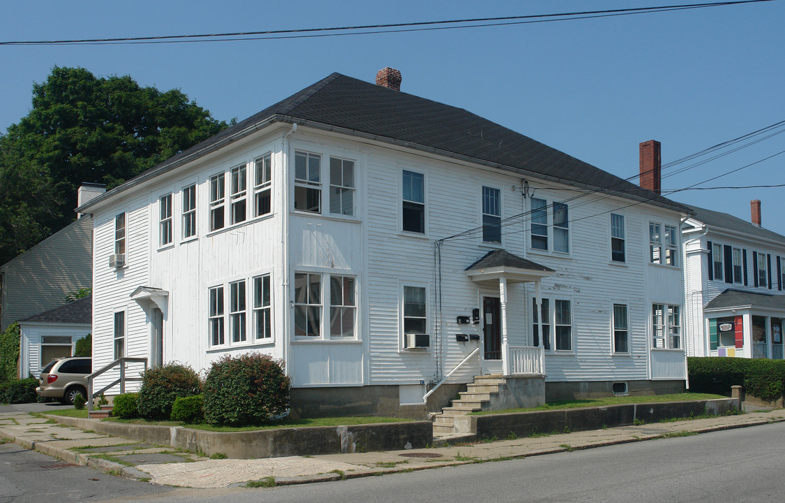 195 Merrimac St in Newburyport, MA - Foto de edificio