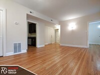 4036 N Ashland Ave, Unit E2 in Chicago, IL - Building Photo - Building Photo