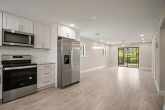 16380 Dublin Cir in Ft. Myers, FL - Building Photo - Building Photo
