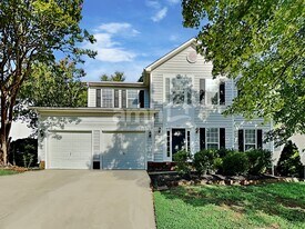 5824 Downfield Wood Dr in Charlotte, NC - Building Photo