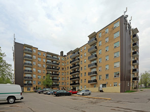 Kirsh Apartments in Toronto, ON - Building Photo - Building Photo