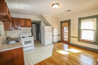 74 Dartmouth St-Unit -3 in Manchester, NH - Building Photo - Building Photo