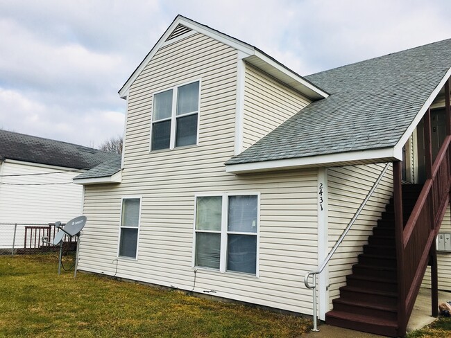 property at 2614 W Jefferson St