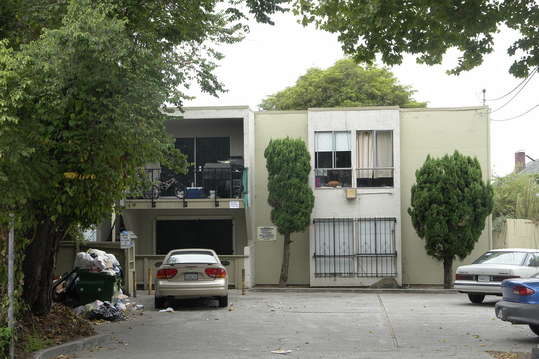 2155 E 28th St in Oakland, CA - Building Photo