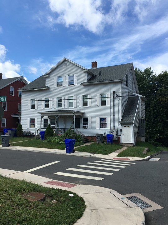 8 Cottage Green, Unit 4 in Enfield, CT - Building Photo