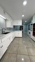 15503 Bloomfield Ave in Norwalk, CA - Foto de edificio - Building Photo