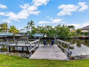 1500 Curlew Ave in Naples, FL - Foto de edificio - Building Photo