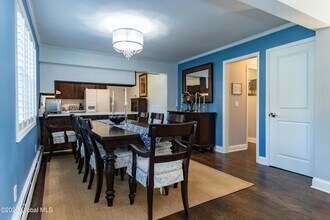 1 Patricia Ln in Saratoga Springs, NY - Foto de edificio - Building Photo