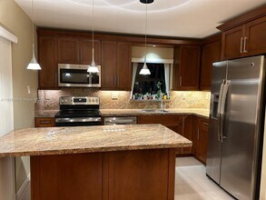 7112 SW 127th Pl in Miami, FL - Building Photo - Building Photo