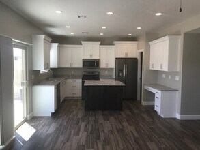 2520 Blackhawk Dr in Santa Clara, UT - Building Photo - Building Photo