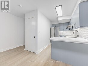 415 Jarvis St in Toronto, ON - Building Photo - Building Photo