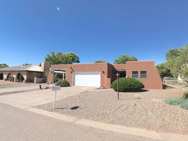 1099 Carmel Rd in Belen, NM - Building Photo - Building Photo