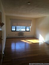 264 Grove St in Newton, MA - Building Photo - Building Photo