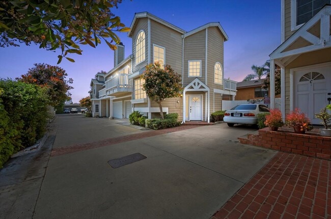 property at 2547 Orange Ave