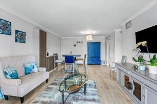 2970 NE 16th Ave in Oakland Park, FL - Building Photo