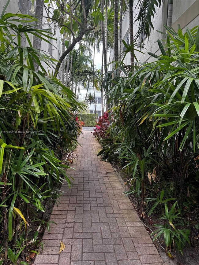 1117 Euclid Ave in Miami Beach, FL - Building Photo - Building Photo