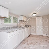 115 Lyle Dr photo'