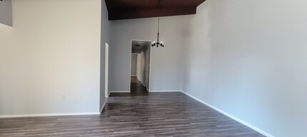 11320 Cherry Hill Rd, Unit 301 in Beltsville, MD - Foto de edificio - Building Photo