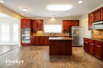 3833 Tonsley Pl in High Point, NC - Building Photo - Building Photo