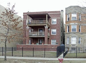 4027 N Kenmore Ave in Chicago, IL - Foto de edificio - Building Photo