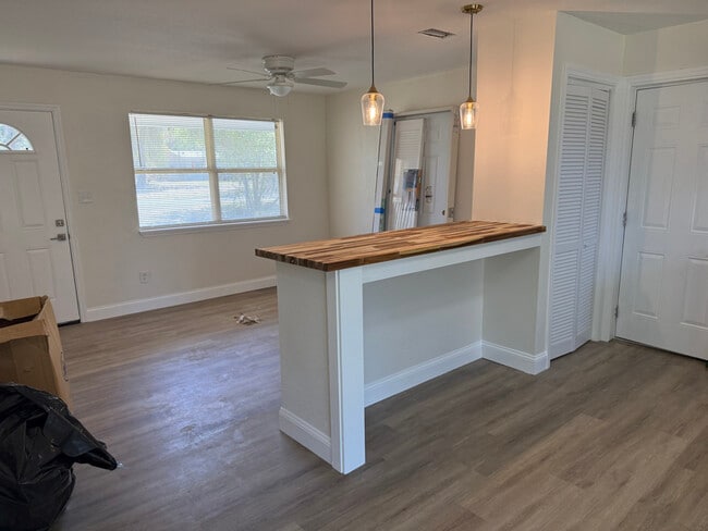 150 Live Oak St in San Mateo, FL - Building Photo - Building Photo