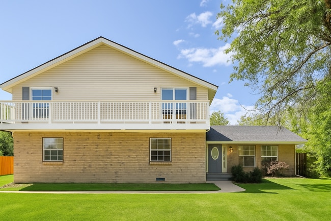 property at 6716 W Glasgow Ave