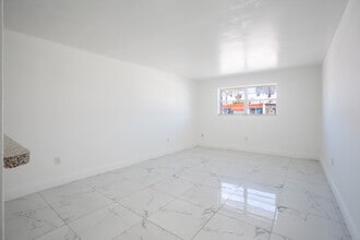 Blackstone Apartments in Hialeah, FL - Building Photo - Interior Photo