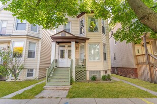 2703 N Ridgeway Ave in Chicago, IL - Building Photo