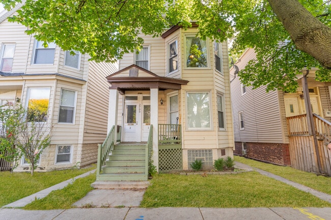 property at 2703 N Ridgeway Ave